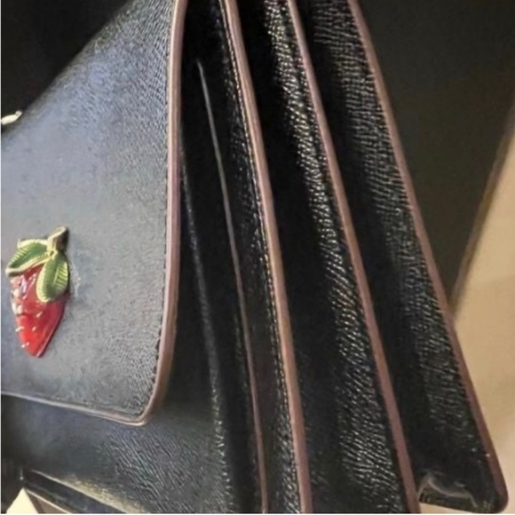 🌸NEW 🍓 COACH KLARE CROSSBODY WITH STRAWBERRY 🍓 WITH TAGS. - Picture 7 of 15